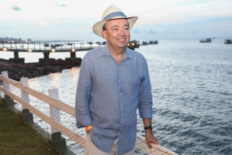 Brinde à Vida - Noite festiva marca o aniversário do médico Weiber Xavier no Iate Clube de Fortaleza