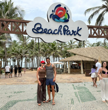 Michelle Barros e Shia curtem dias de descanso e aventura no Beach Park