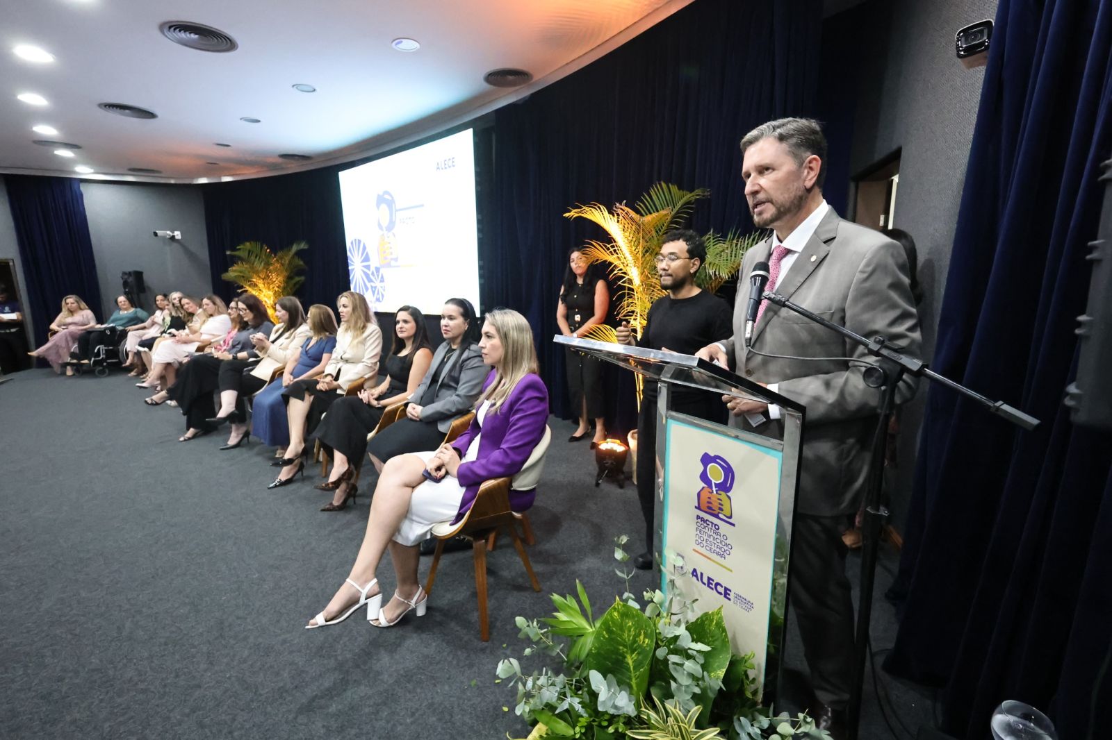 Alece lança Pacto contra o Feminicídio e articula ação integrada entre poderes e sociedade