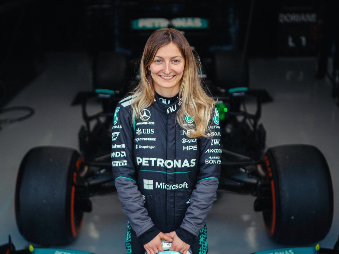 Doriane Pin se torna a primeira mulher a testar carro da Mercedes na era moderna da Fórmula 1