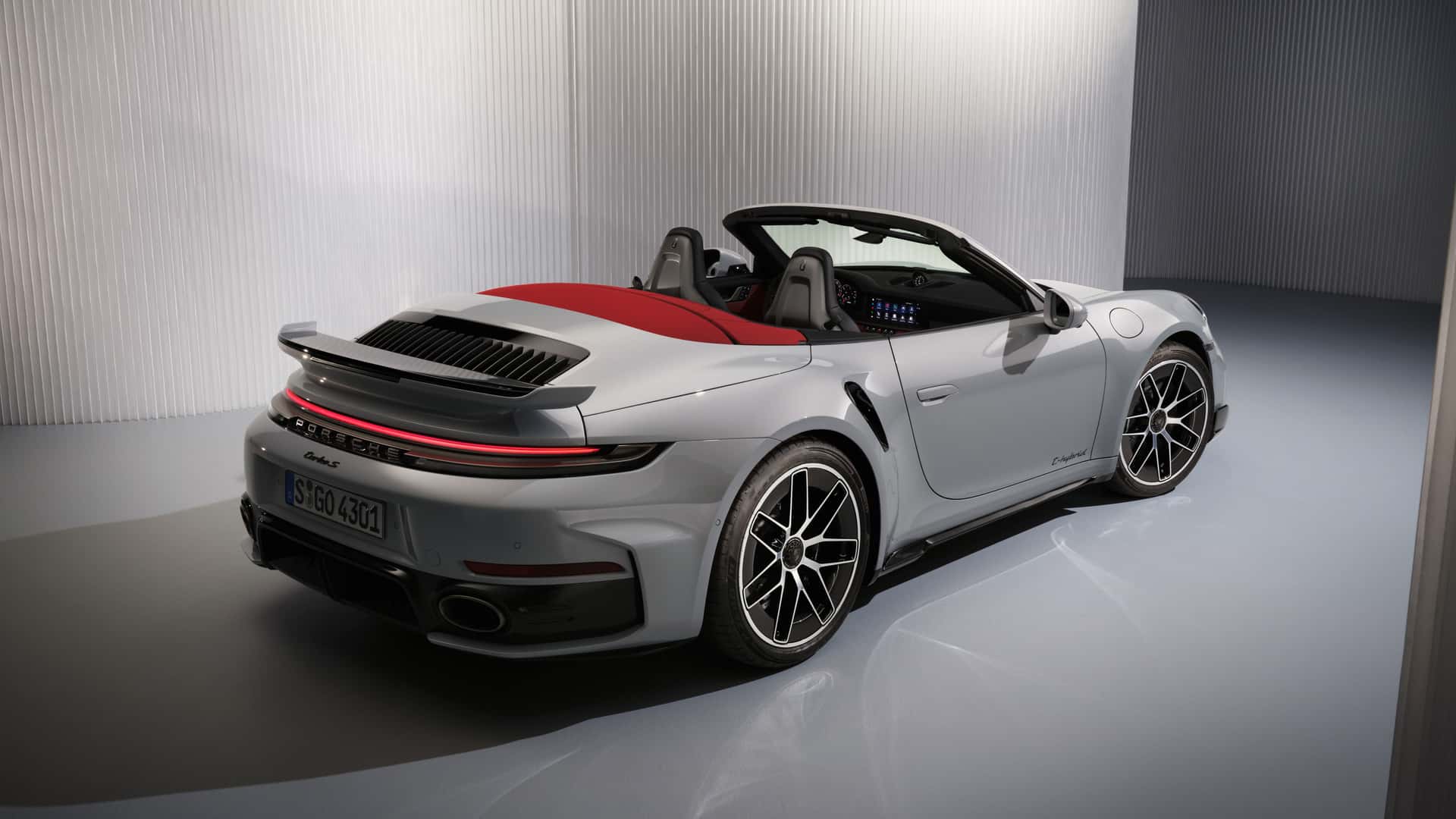 Porsche inicia entregas do 911 de rua mais potente já produzido