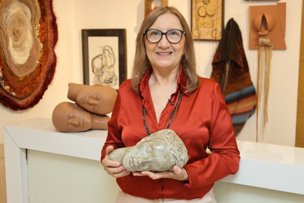 Jacinta Cavalcante abre o ciclo de exposições do TCE-CE com “Onde moram as lembranças”