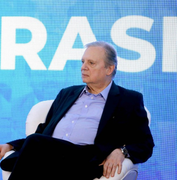 Sinduscon-CE reúne Tasso Jereissati em encontro estratégico com jovens lideranças