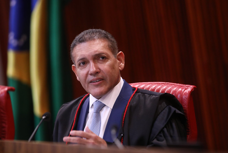 Nunes Marques assume TSE em transição antecipada definida por Cármen Lúcia