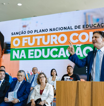 Novo PNE inaugura década de metas e projeta Ceará como referência na execução