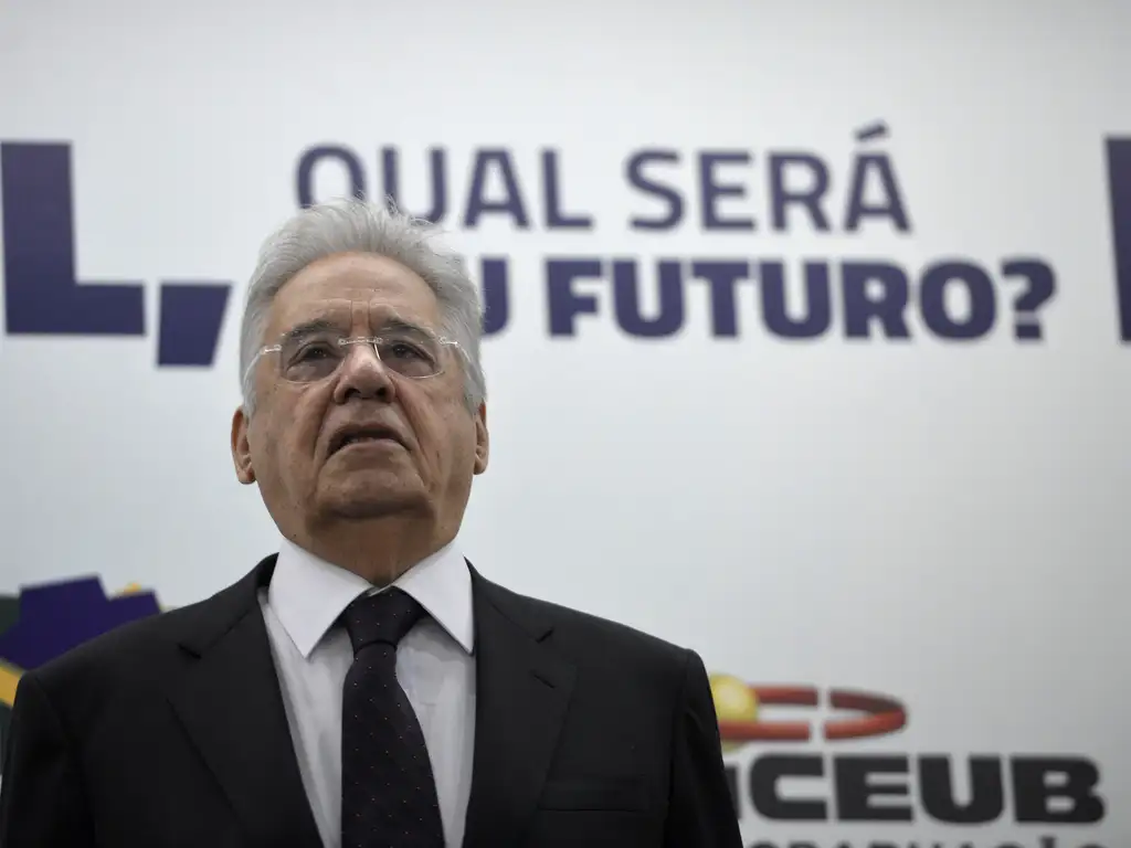 Justiça de São Paulo determina interdição de FHC e nomeia filho do ex-presidente como curador