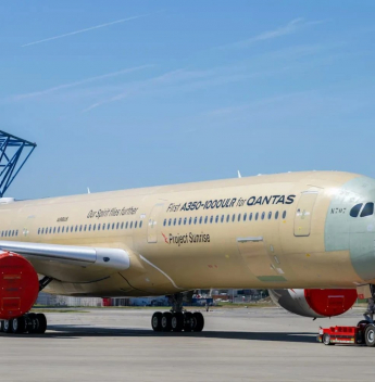 Qantas apresenta primeiro A350-1000ULR e avança com voos ultralongos para 2027