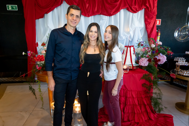 Special B-Day - Almoço surpresa marca o aniversário de Riana Aguiar no Allêz Brasserie