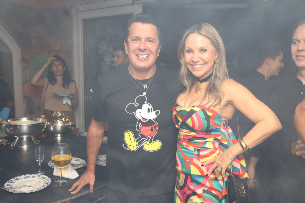 Alessandra Amaral E André