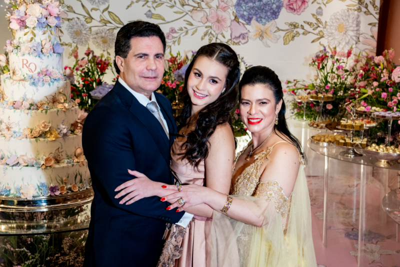 Noite de Debut - Toque clássico marca os 15 anos de Rafaella Timbó Queiroz no Gran Marquise