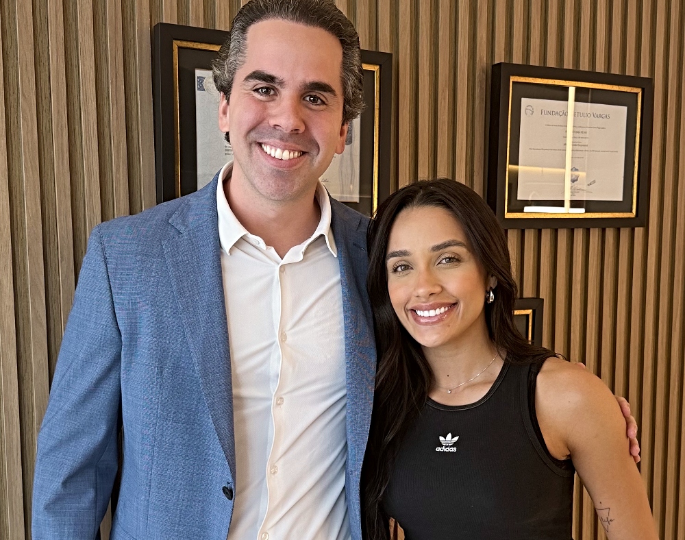 Eva Pacheco apostou em naturalidade e confiança na cirurgia com dr. Alfredo Lima