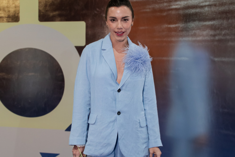 Passarela carioca - Rio Fashion Week 2026: Helô Pinheiro e Deborah Secco marcam o terceiro dia de desfiles no Píer Mauá