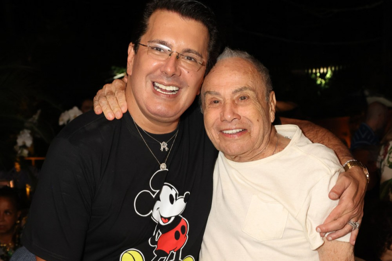 No Rio de Janeiro - Com festa temática, André Ramos celebra 51 anos e reúne convidados na Gávea