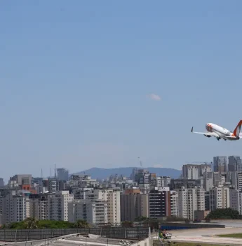Guerra eleva conta de combustível das aéreas em R$ 5,2 bilhões e QAV acumula alta de 49%