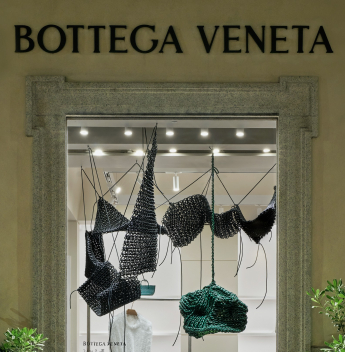 Bottega Veneta apresenta instalação Lightful de Kwangho Lee na Milan Design Week