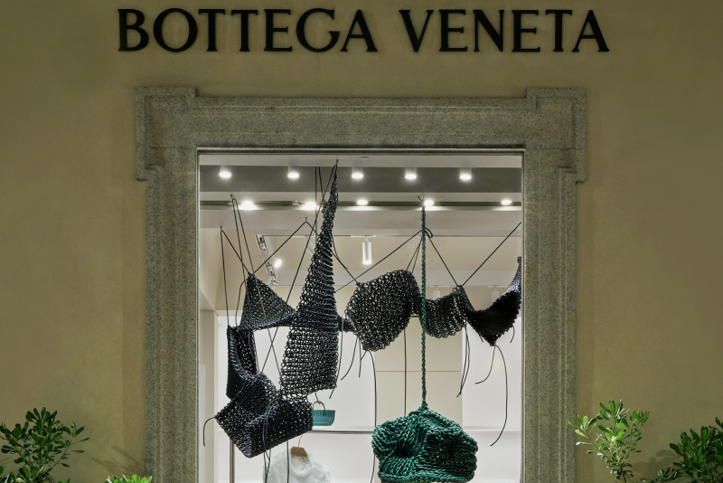 Bottega Veneta apresenta instalação Lightful de Kwangho Lee na Milan Design Week