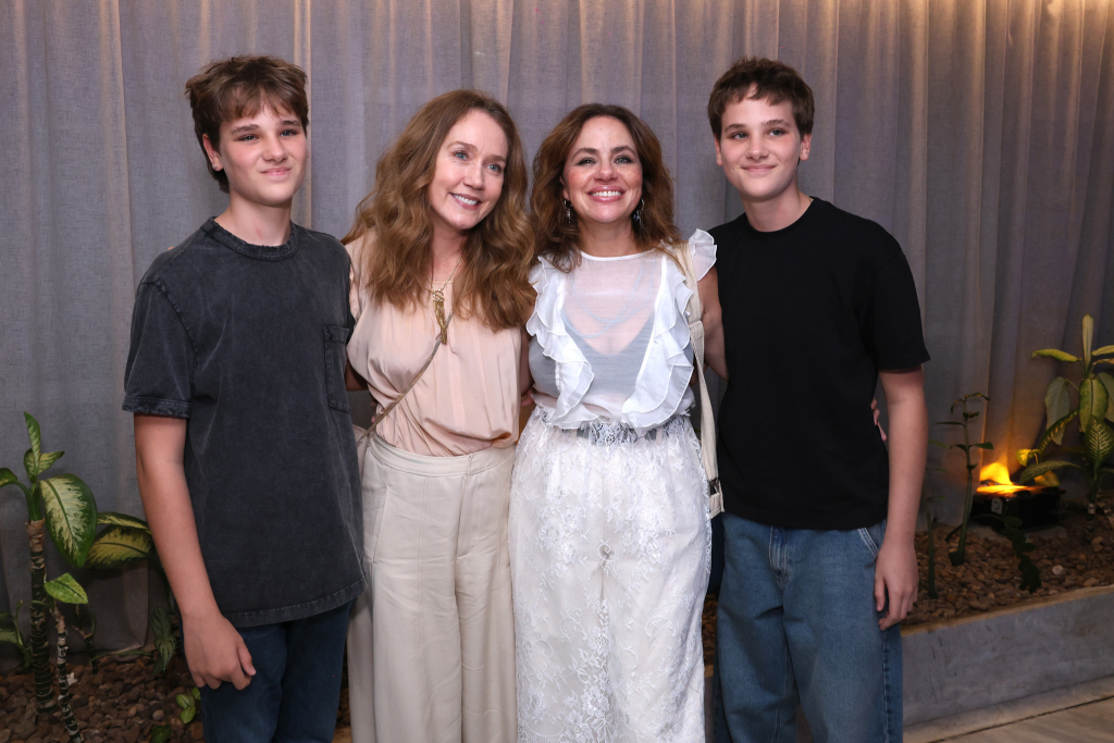 Camila Morgado, Karine Teles E Seus Filhos Francisco E Arrhur