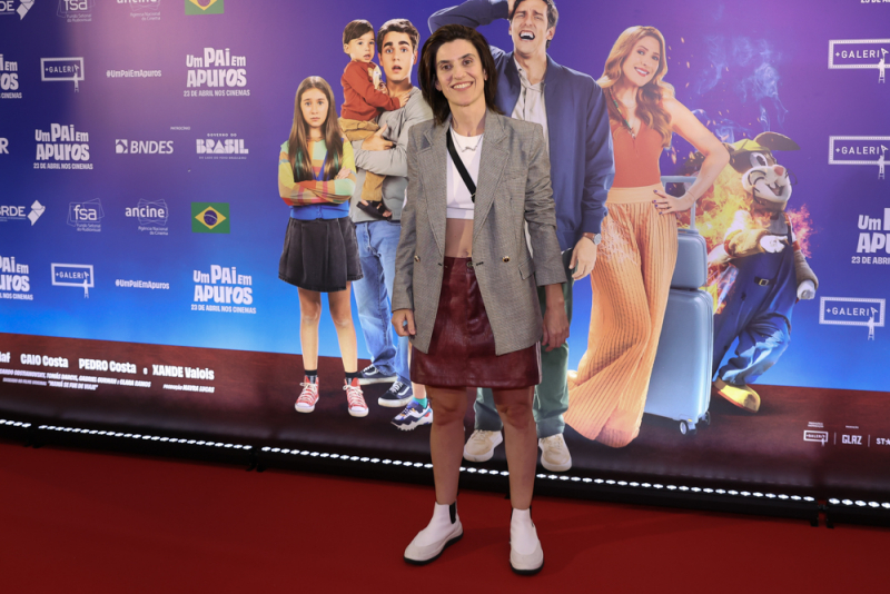 Cinema Brasileiro - Dani Calabresa e elenco marcam presença na pré-estreia do filme “Um Pai em Apuros” no Rio