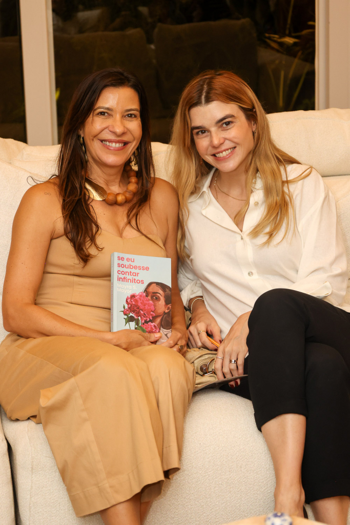 Carol Magalhães E Mayra Sotto