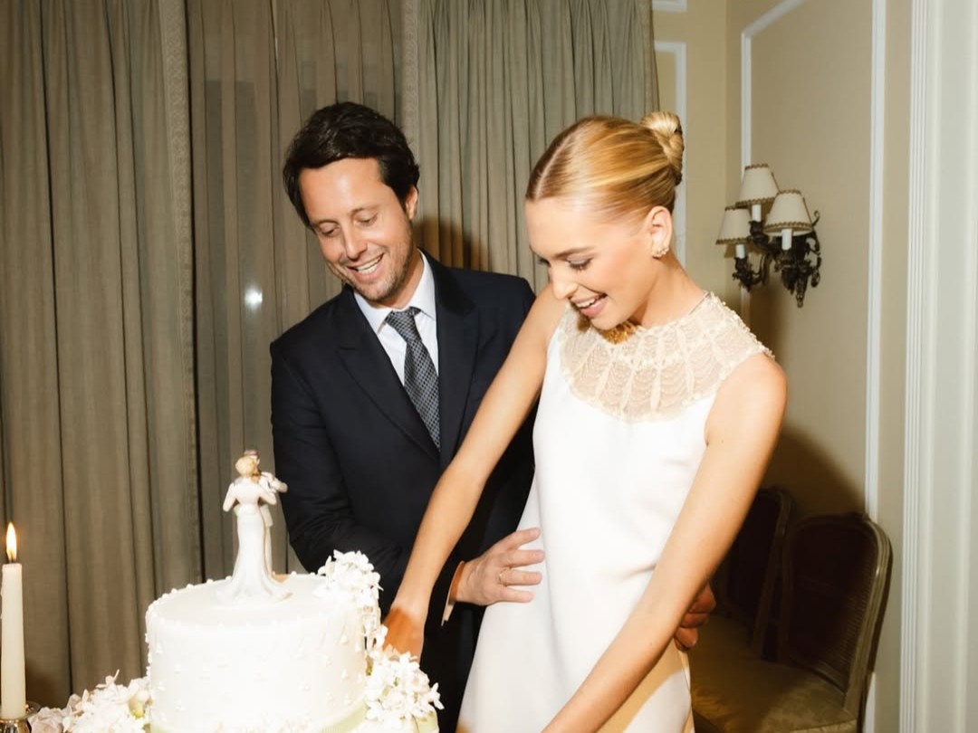 Carolina Bing e Bruno Rudge oficializam noivado com jantar reservado em São Paulo