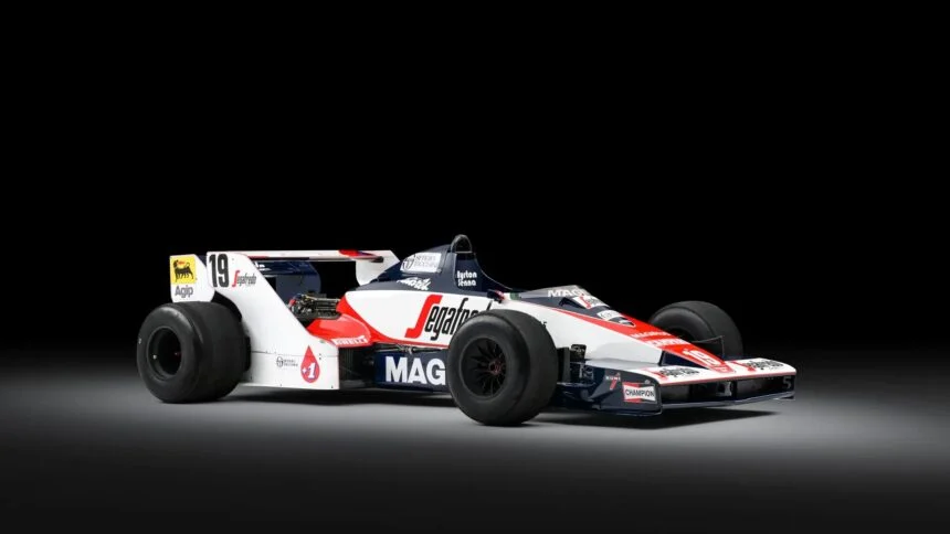 Carro da estreia de Ayrton Senna vai a leilão e pode alcançar R$ 22 milhões