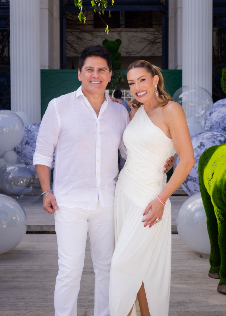 César Filho E Elaine Mickely