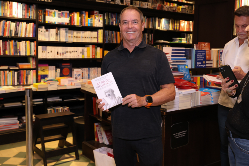 Poder e audiência - João Pedro Paes Leme lança livro “A Era da Influência” no Rio com Fátima Bernardes, Felipe Neto e Tino Marcos