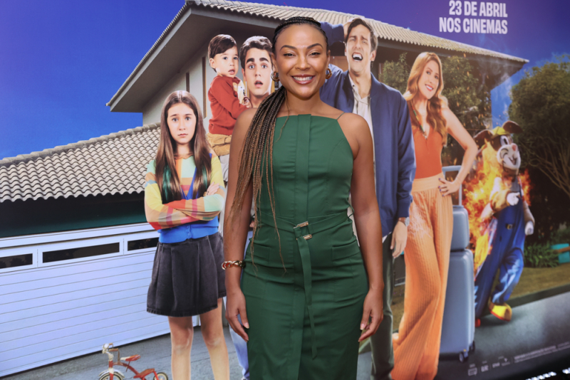 Cinema Brasileiro - Dani Calabresa e elenco marcam presença na pré-estreia do filme “Um Pai em Apuros” no Rio