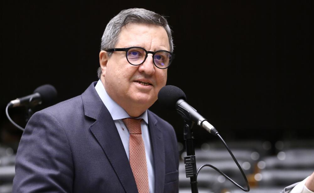 Danilo Forte migra para o PP e se reposiciona no tabuleiro de 2026
