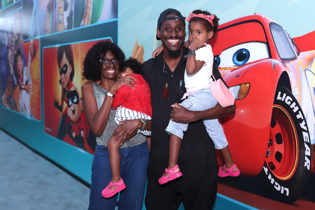 Demerson D’álvaro, Sua Mãe Marcia D’álvaro E As Filhas Isis E Ayla 2