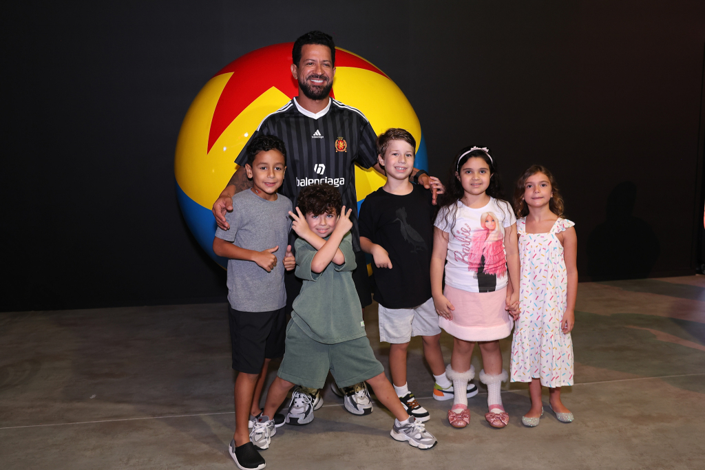 Dennis Dj, O Filho Dennis E Amigos(as) 1