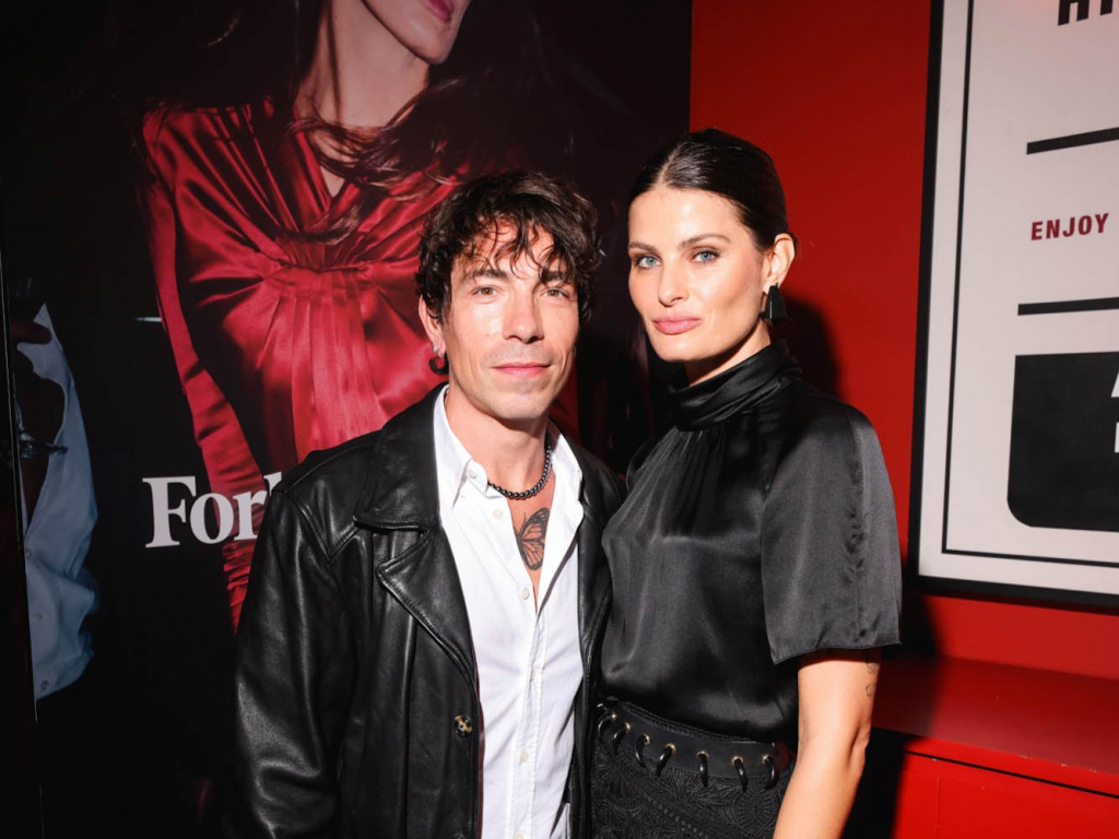 Di Ferrero E Isabeli Santana