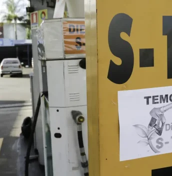 Petrobras ajusta preços do diesel para R$ 1,12