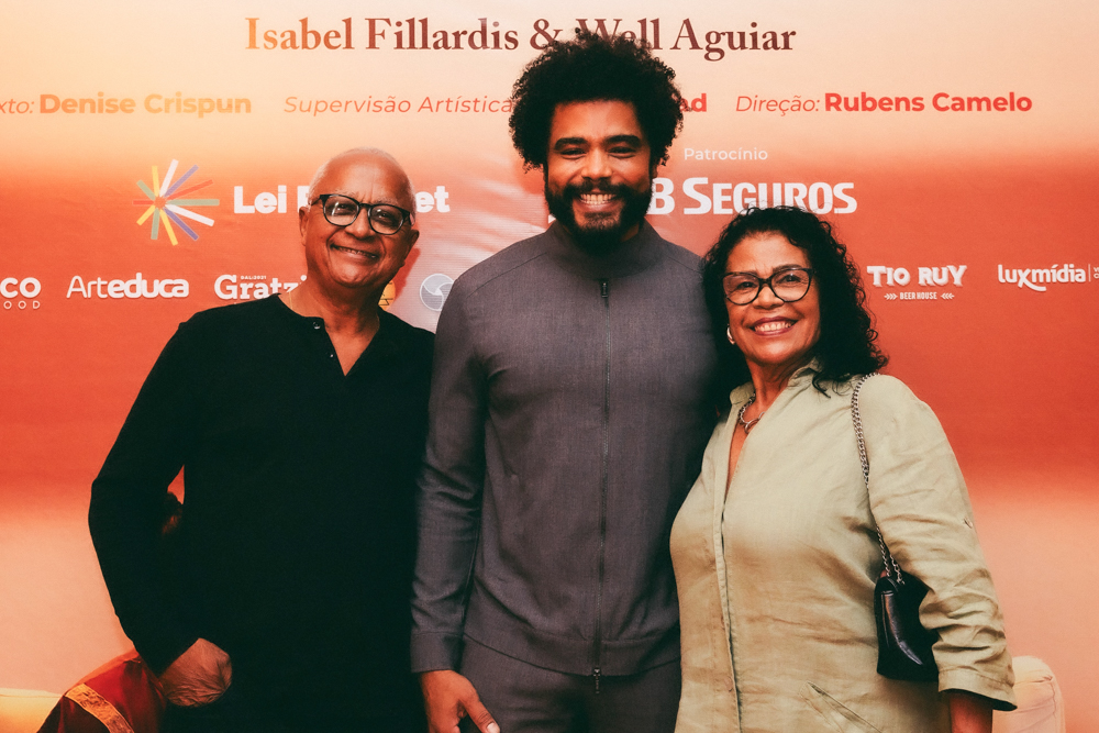 Diogo Almeida E Seus Pais