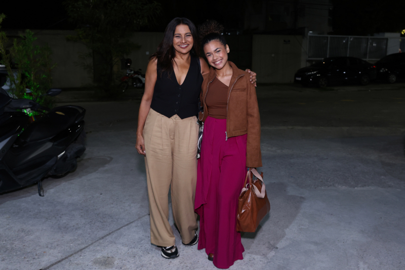 Dira Paes E Alana Cabral 1