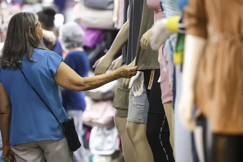Economia Prateada Mostra Força De Consumidores E Empreendedores 60+ Idosos Consumidores Comércio Varejo Comércio Varejista Foto Agência Brasil