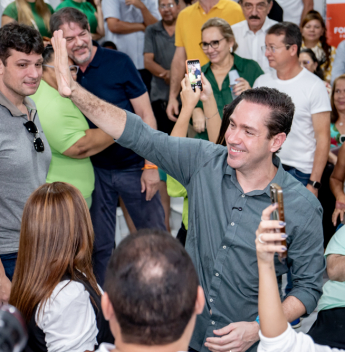 Eduardo Bismarck oficializa filiação ao PV com aval de Cid Gomes e inicia novo ciclo político