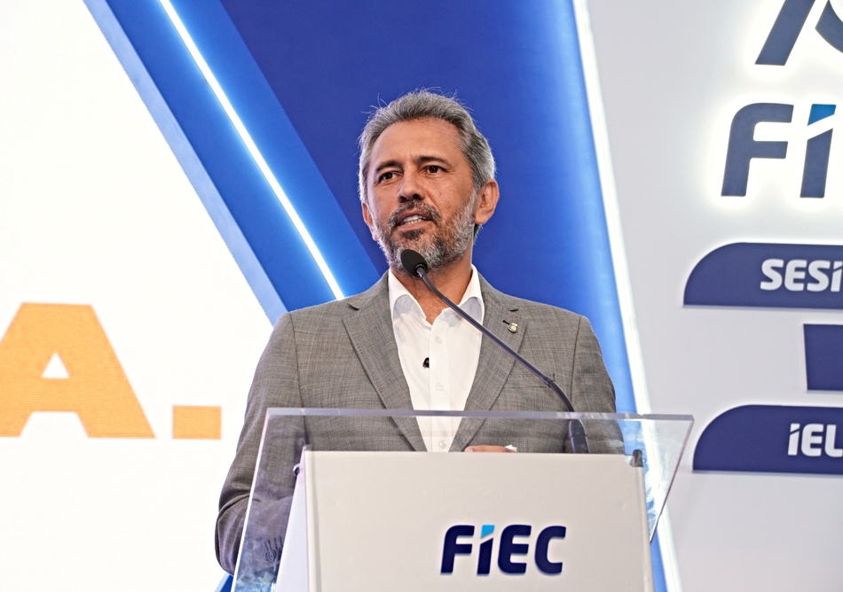 Elmano celebra aniversário com a família e reforça conexão com o povo cearense