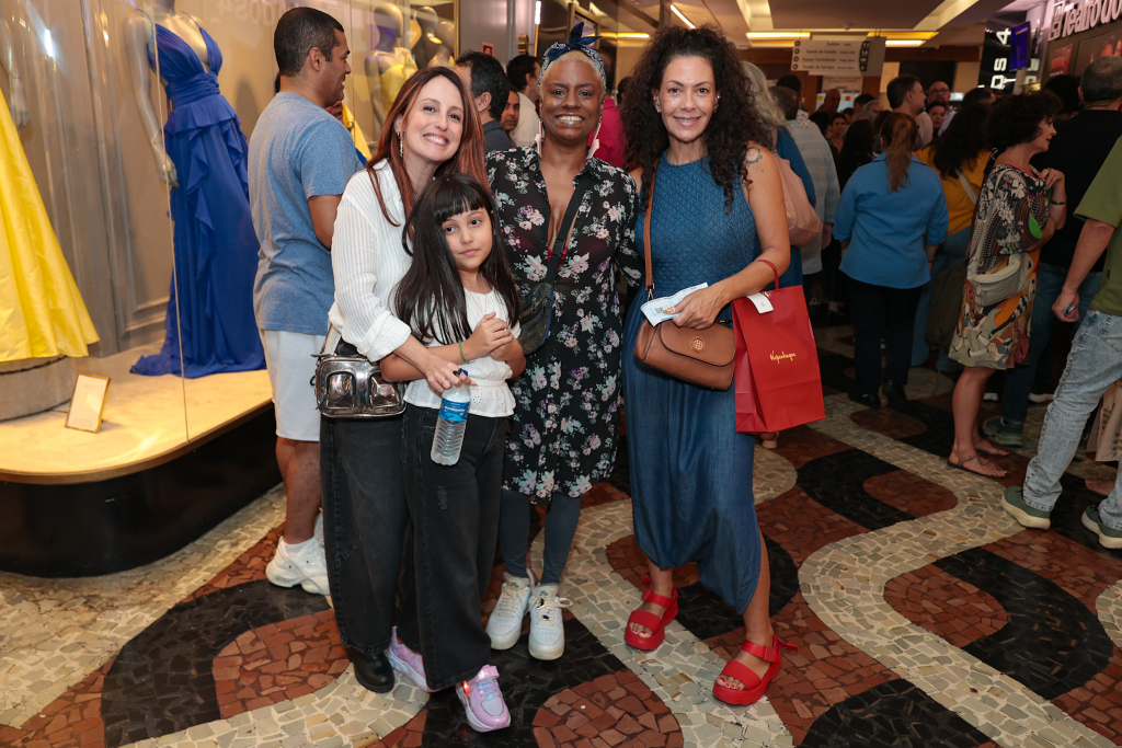 Fabíula Nascimento E Família