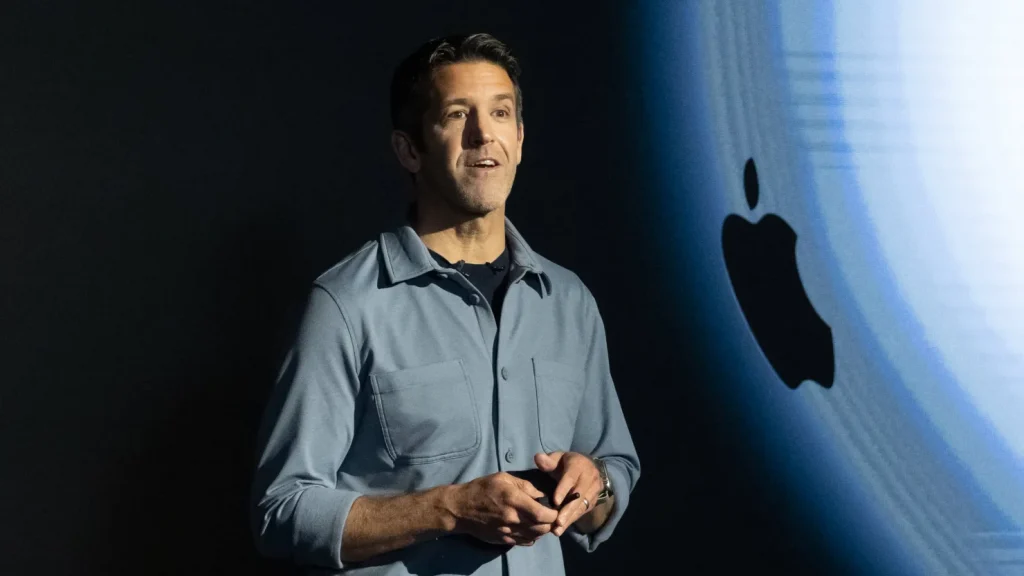 Ffde4b27 John Ternus