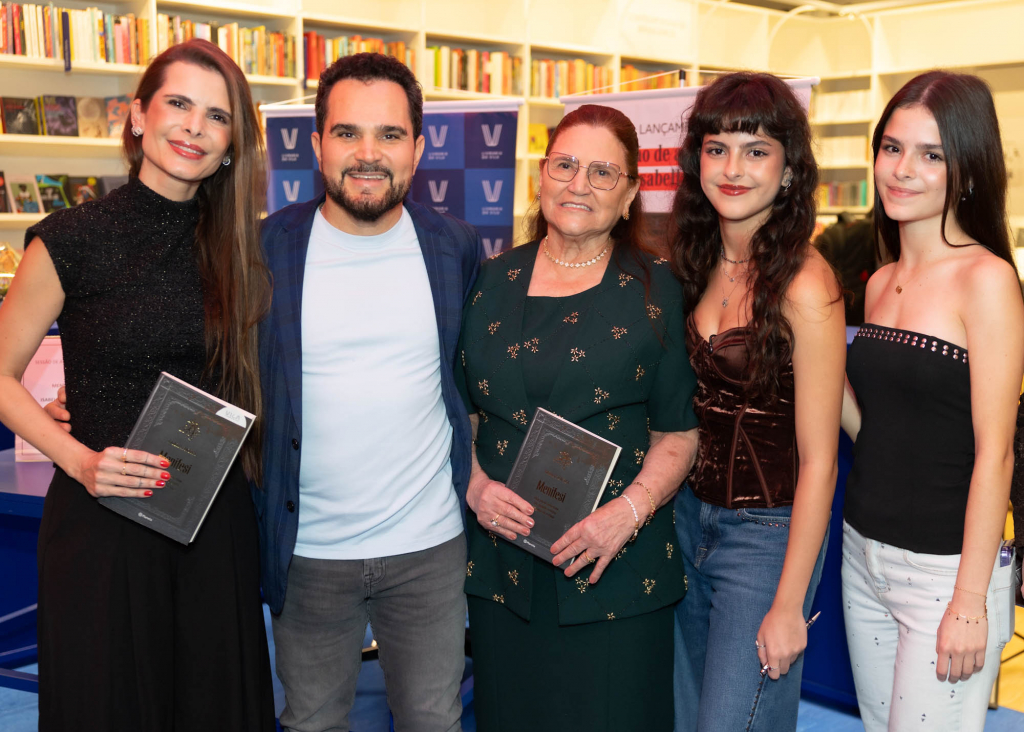 Flávia Fonseca, Luciano, Helena, Isabella E Helena Camargo