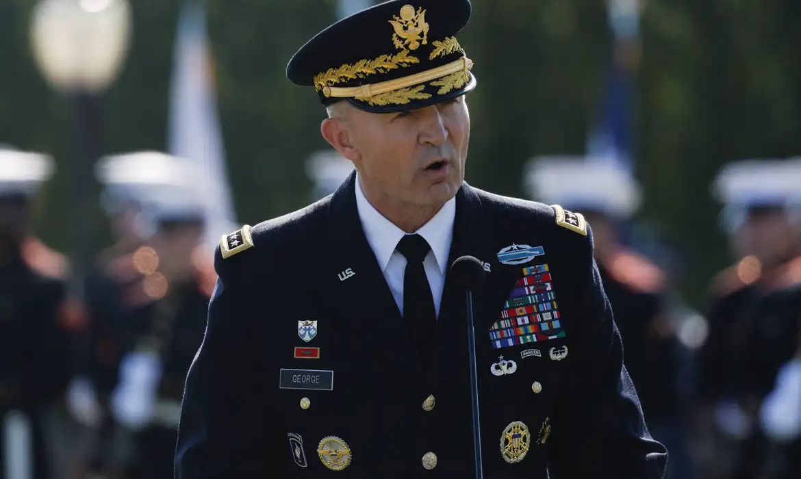 EUA trocam comando do Exército em meio à escalada militar contra o Irã