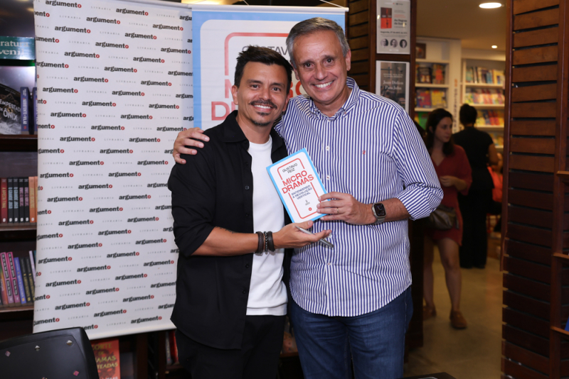 Narrativas verticais - Gustavo Reiz lança livro “Microdramas” e movimenta cena audiovisual no Rio