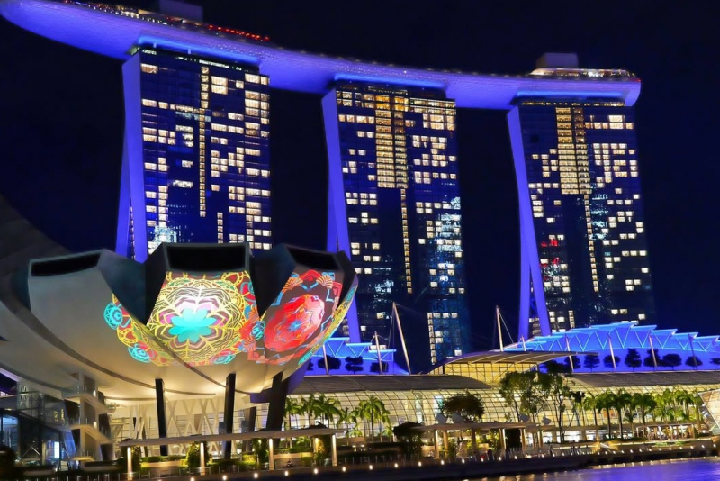 Iconic Marina Bay Sands Hotel At Night #singapore #travel #marinasands (2)a