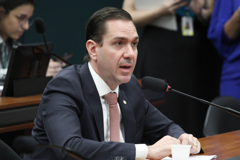 Eduardo Bismarck integra debate decisivo no Congresso Nacional sobre regulação da IA