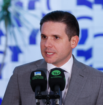 Câmara instala comissão sobre jornada de trabalho em meio a divergências econômicas