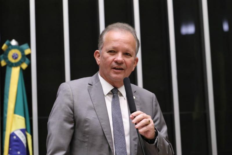 André Figueiredo constrói ampla maioria e garante aprovação da PEC do SUAS na Câmara