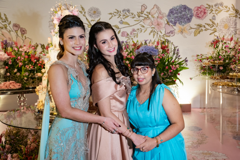 Noite de Debut - Toque clássico marca os 15 anos de Rafaella Timbó Queiroz no Gran Marquise