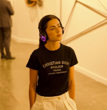 Jade Picon, Esther Marques e influenciadoras movimentam abertura da SP-Arte 2026 no Pavilhão da Bienal