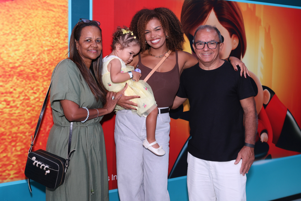 Jeniffer Nascimento, A Filha Lara Nascimento E Os Pais Sandra E Anaildo 3